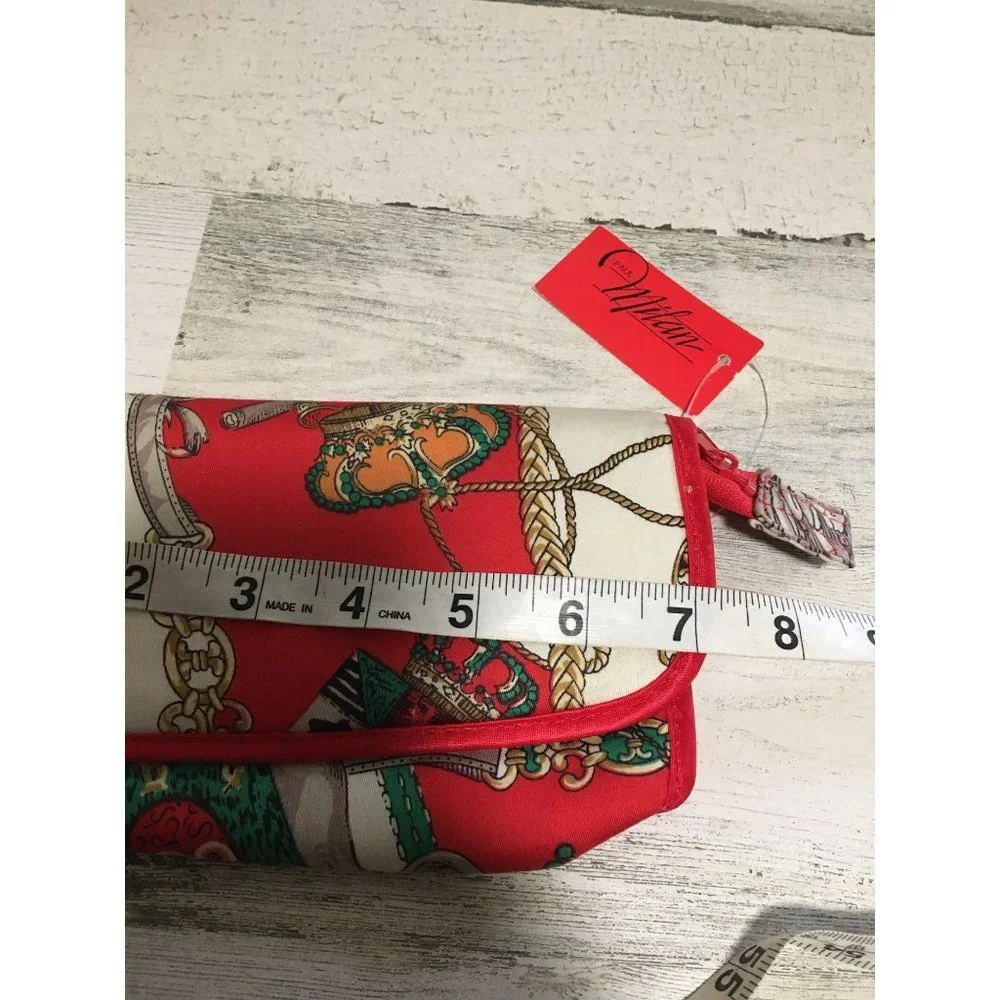 Cosmetic accessories bags set of three red white green plastic type interior zip
